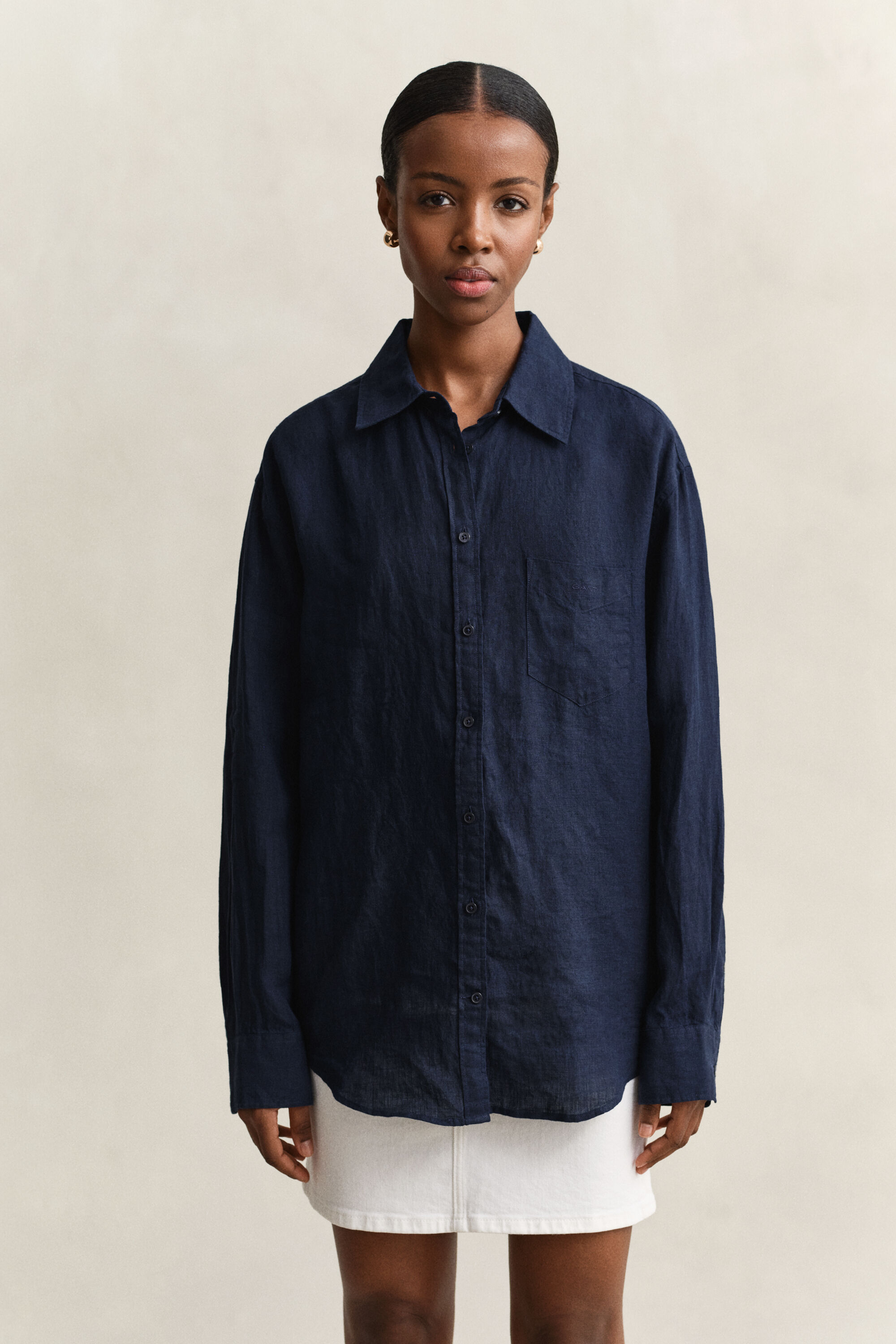 Relaxed fit ‑mitoitettu pellavapaita
