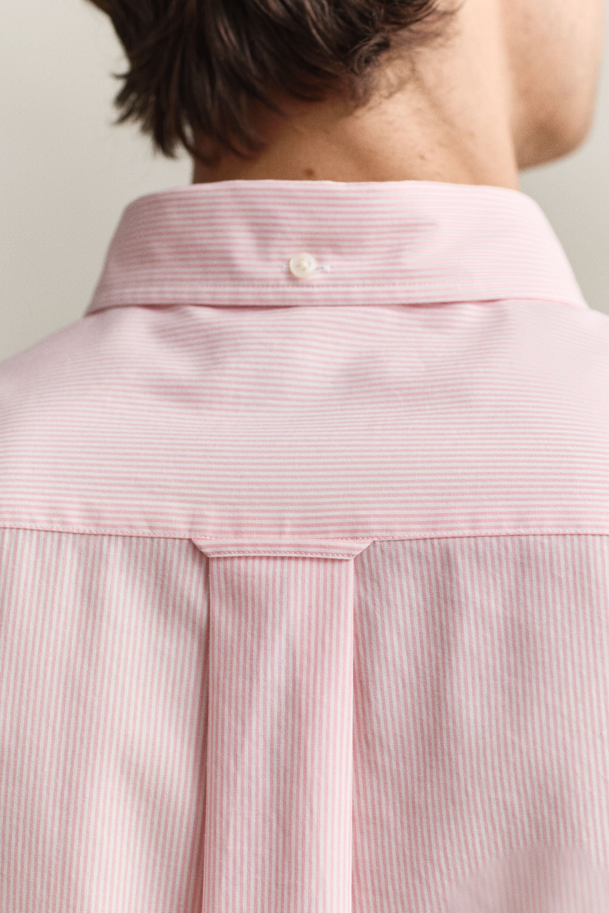 Pystyraidallinen klassinen popliinipaita