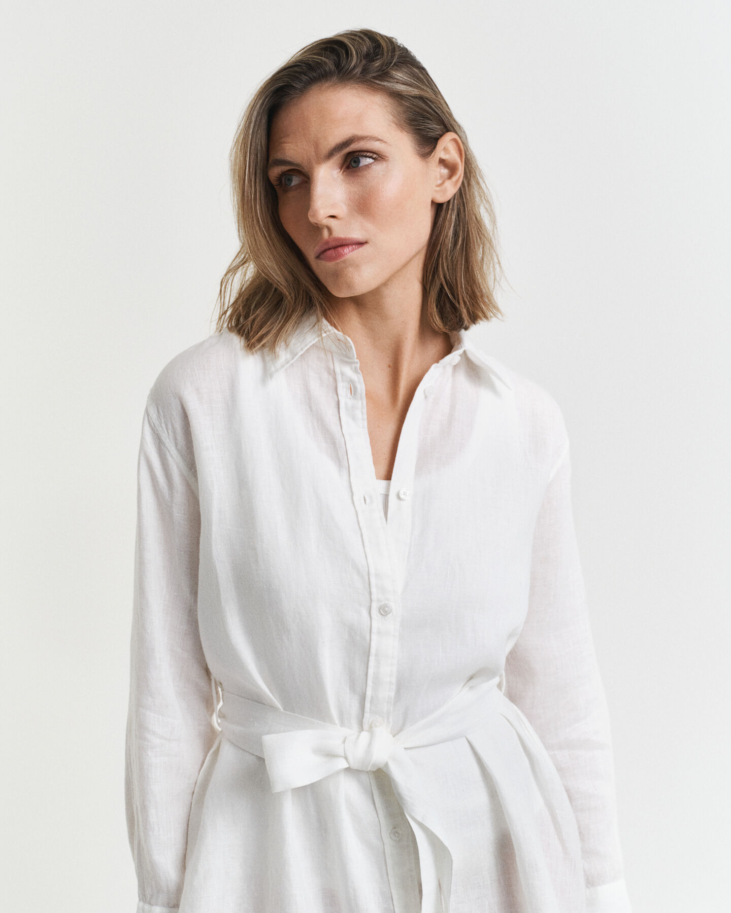 Pellavapaitamekko ja vyö