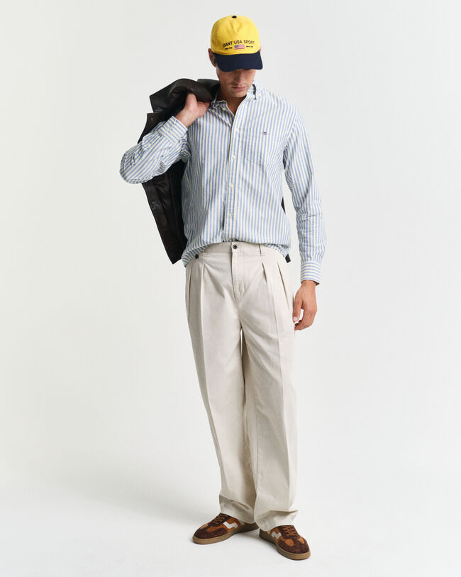 Regular&nbsp;fit ‑mitoitettu raidallinen klassinen oxford-paita