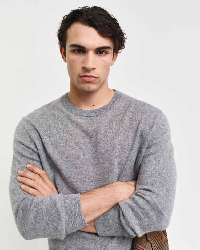 Ka&scaron;mirvillainen neulepusero, py&ouml;re&auml; p&auml;&auml;ntie