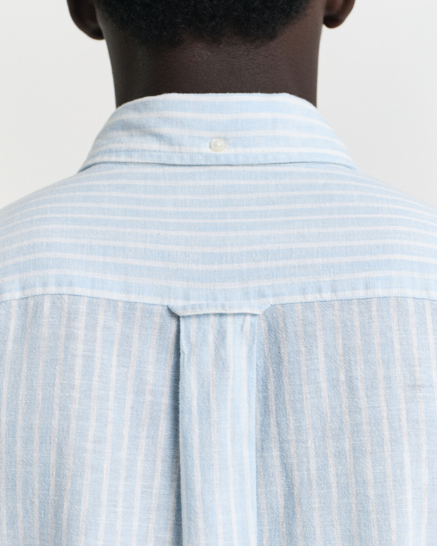 Regular fit ‑mitoitettu raitapaita puuvillapellavaa