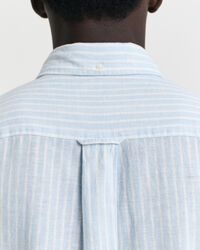 Regular fit ‑mitoitettu raitapaita puuvillapellavaa