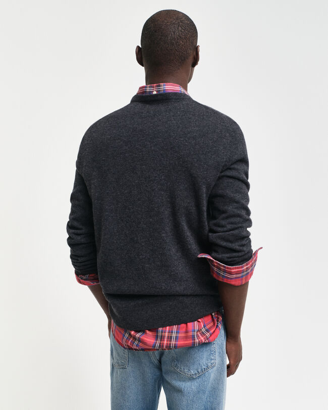 Ohut lampaanvillaneule, py&ouml;re&auml; p&auml;&auml;ntie