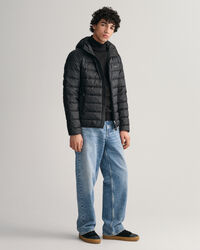 Kevyt hupullinen untuvatakki