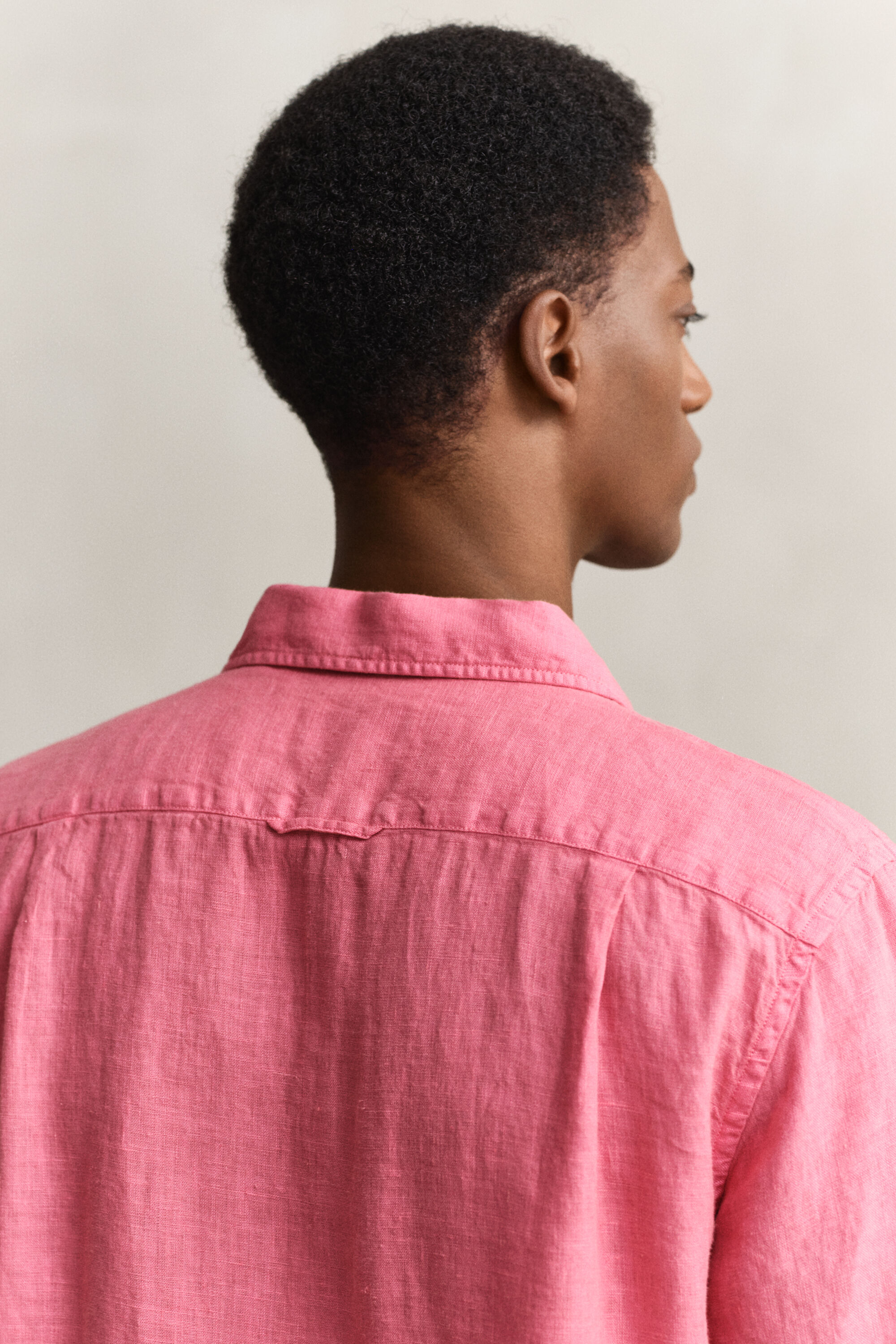 Lyhythihainen pellavapaita