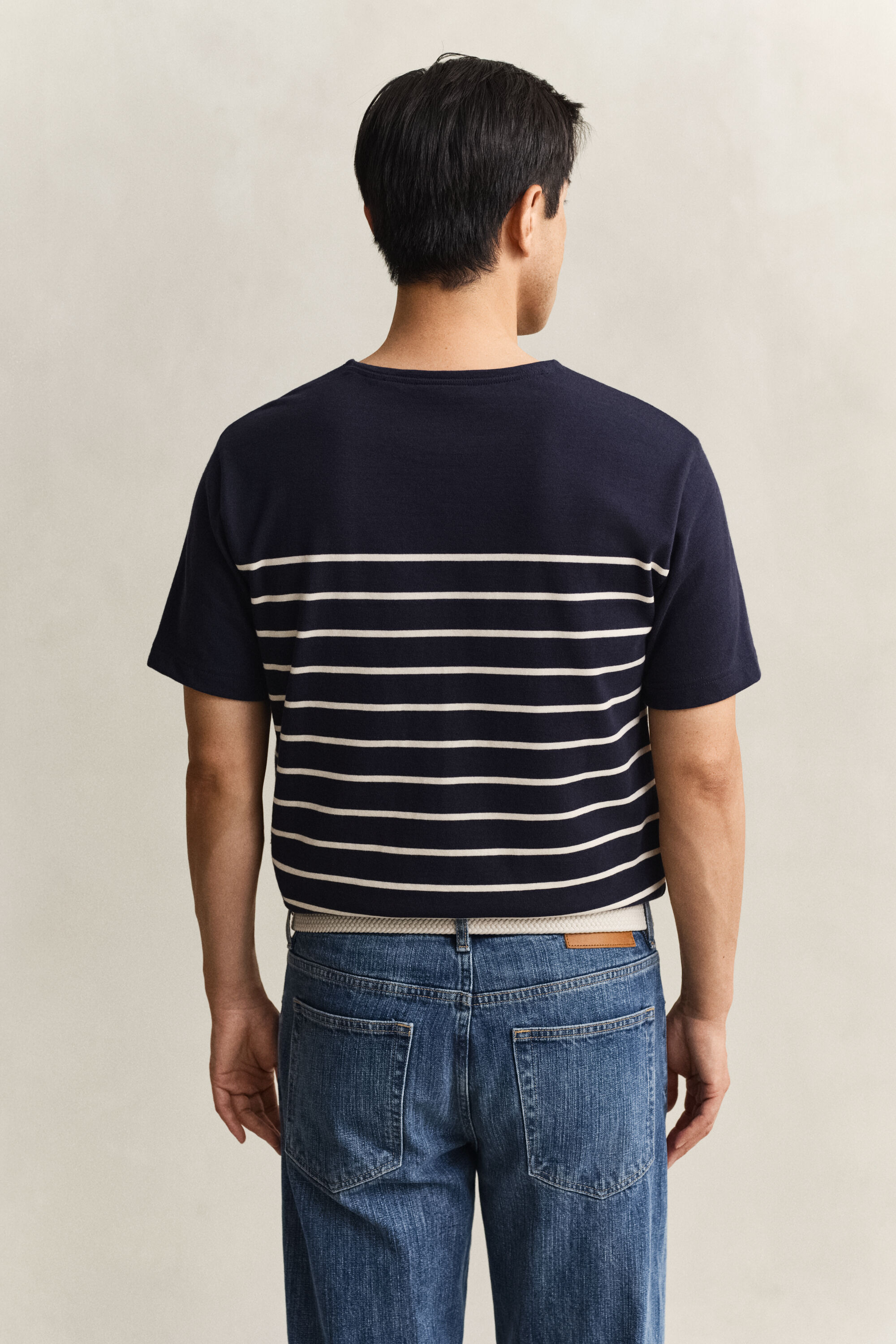 Raidallinen Placed-t-paita