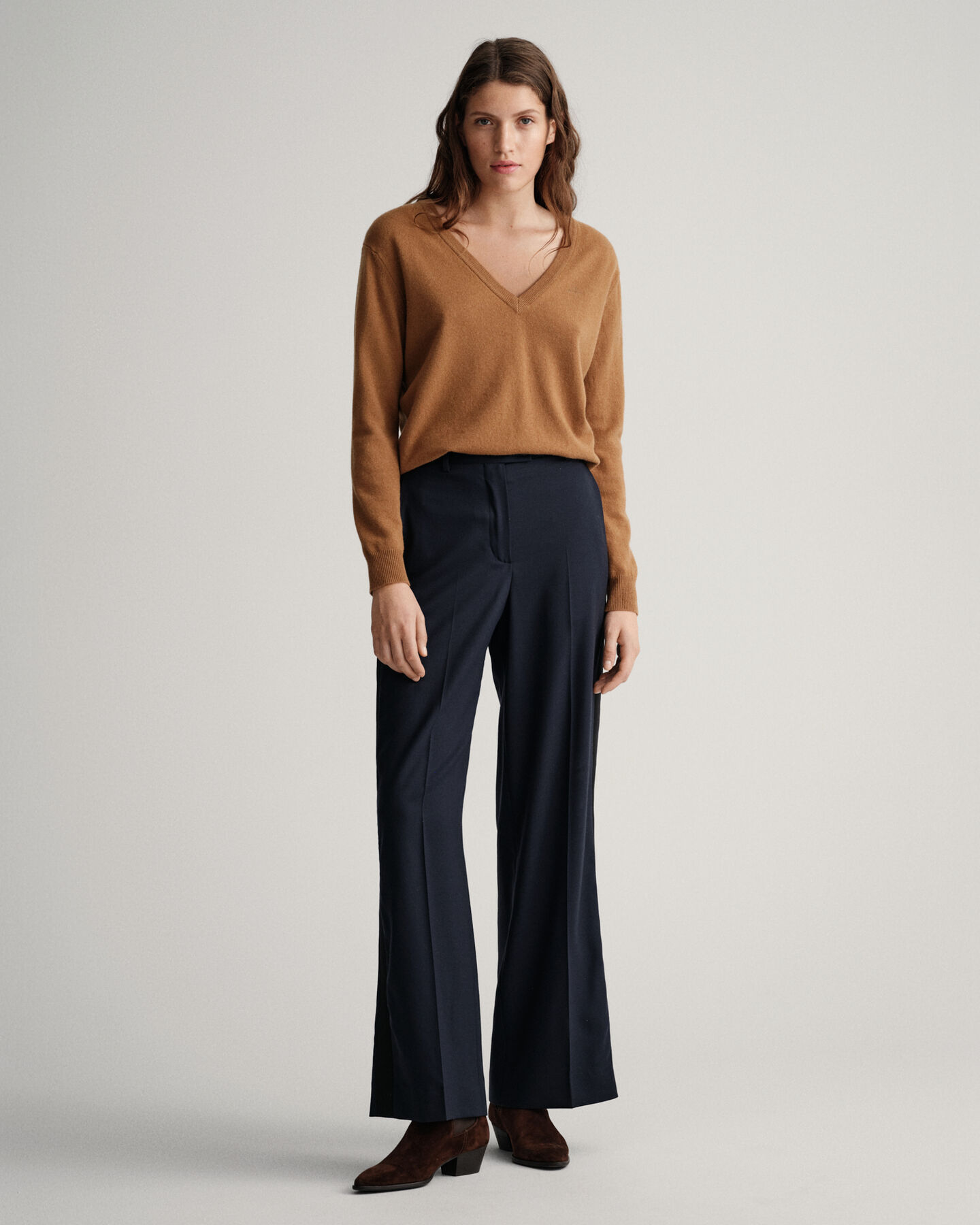 Korkeavyötäröiset smokkihousut