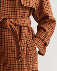 Ruudullinen trenssitakki