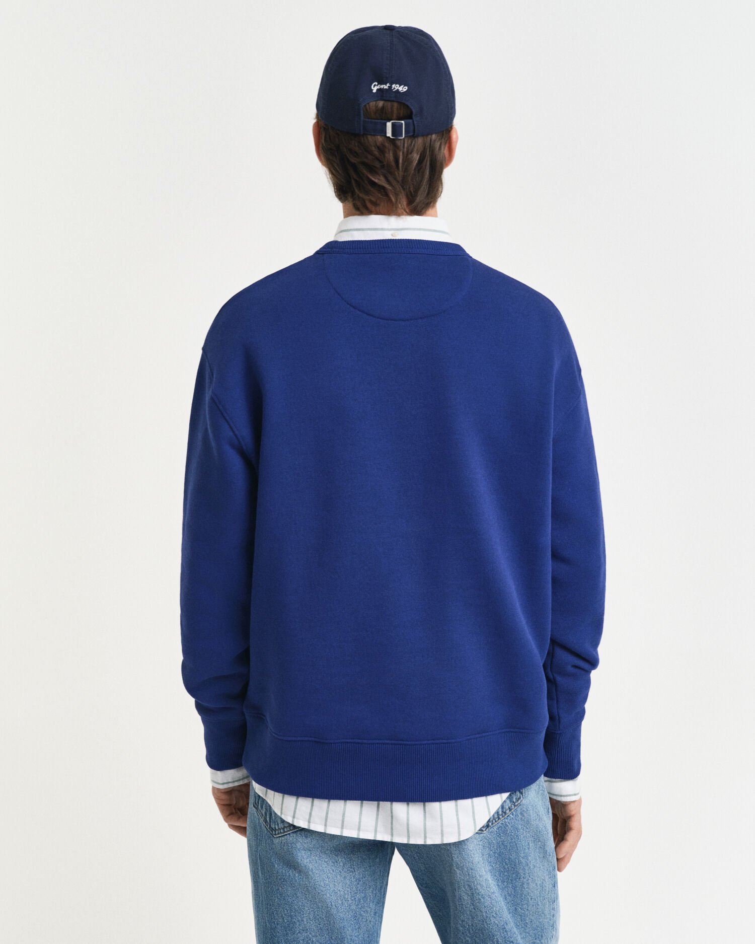 Graphic-collegepaita, pyöreä pääntie