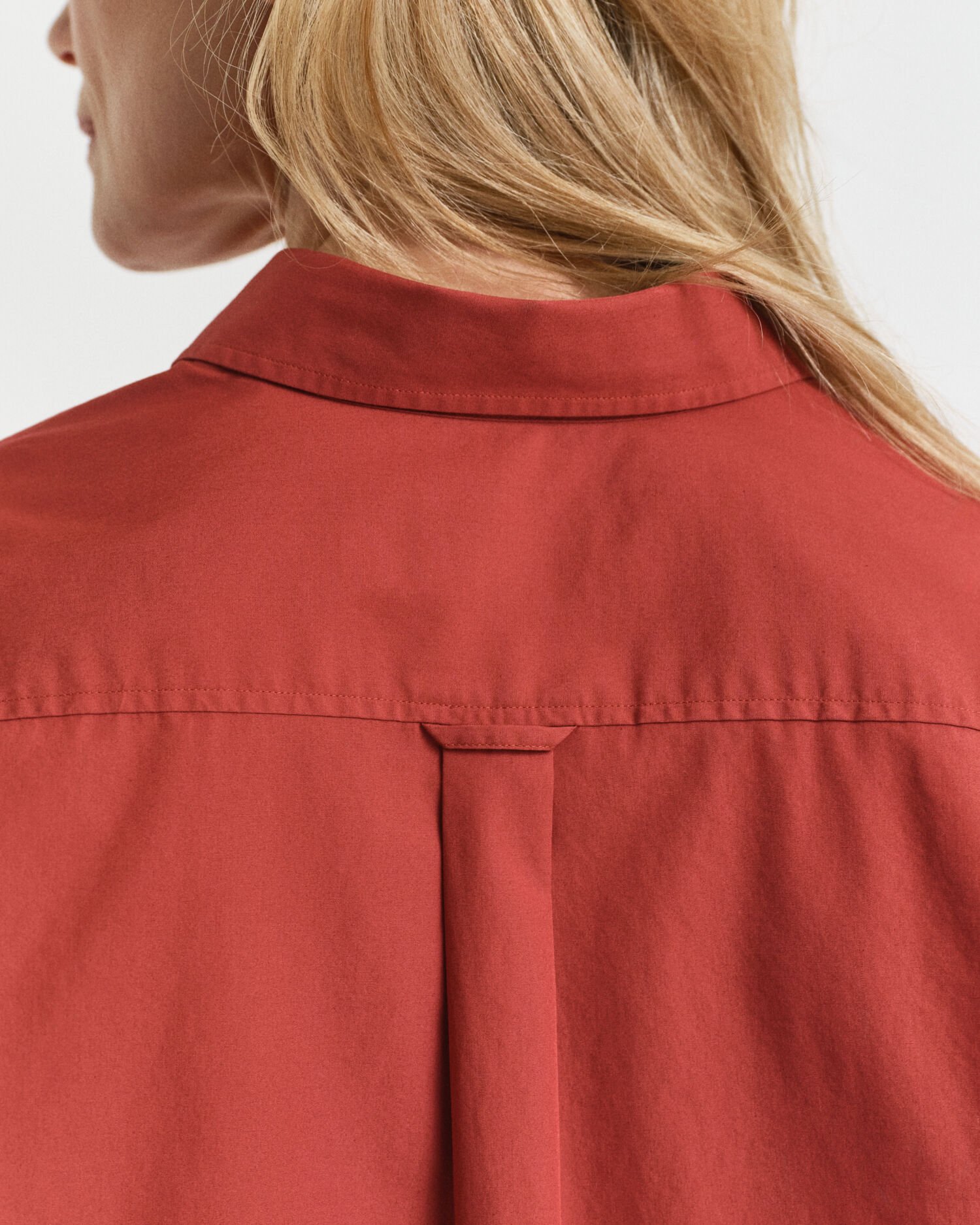 Relaxed fit ‑mitoitettu Classic-popliinipaita