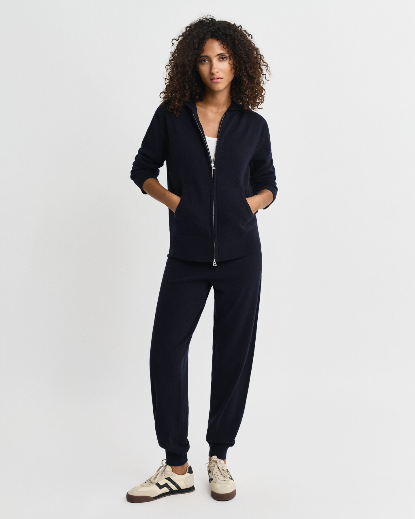 Karitsanvillaiset housut