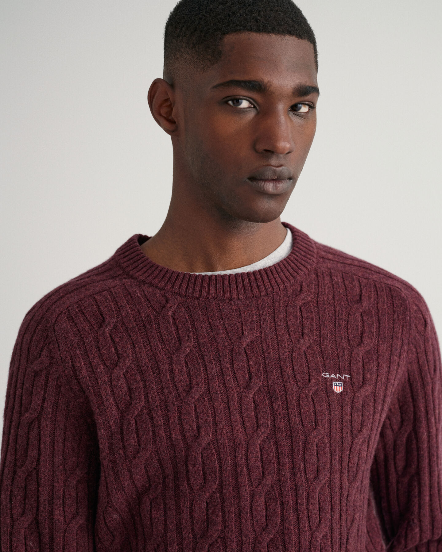 Lampaanvillainen palmikkoneulepusero, py&ouml;re&auml; p&auml;&auml;ntie