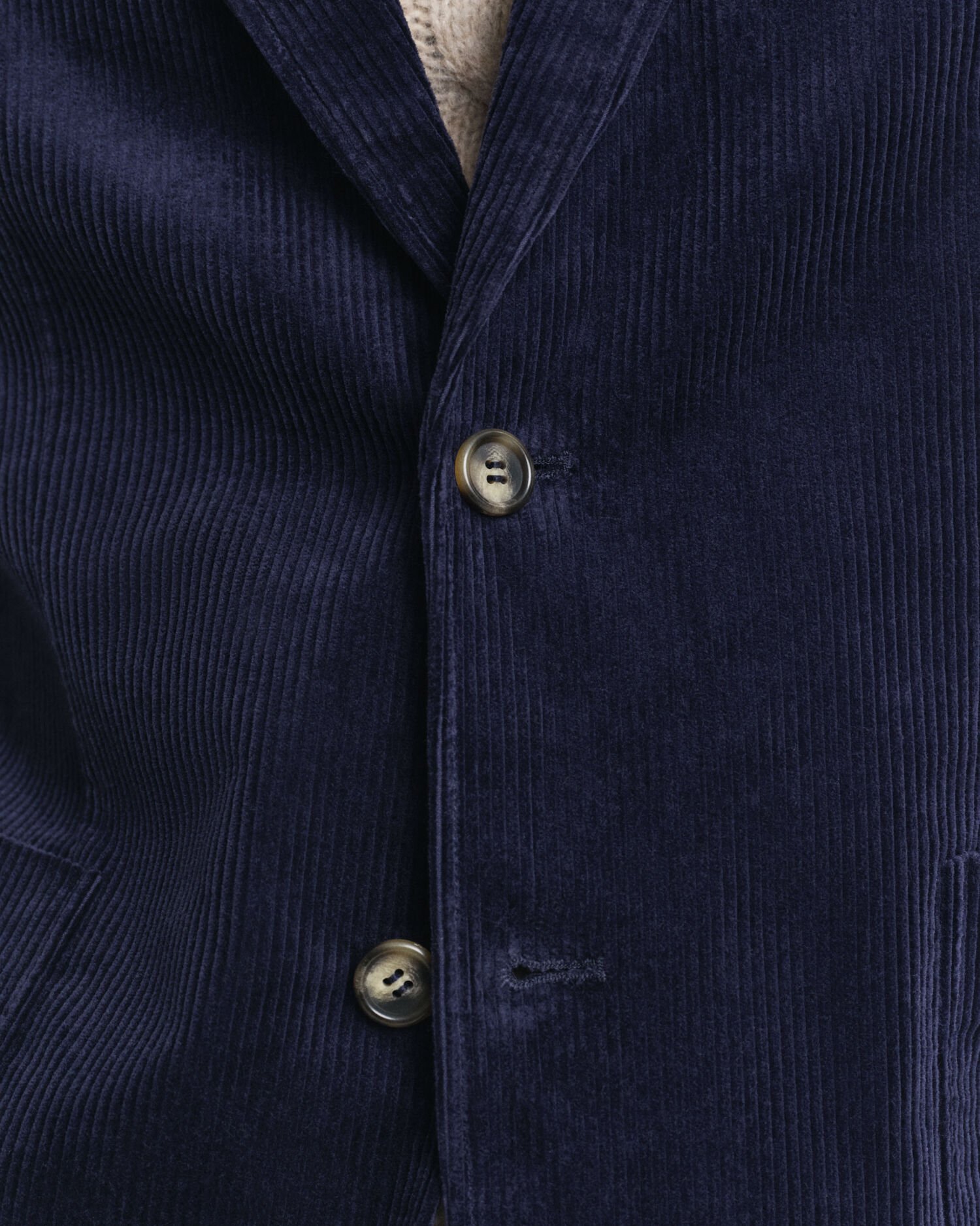 Regular fit ‑mitoitettu vakosamettibleiseri