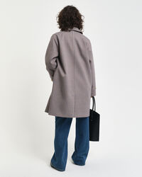 Pikkuruutuinen autotakki