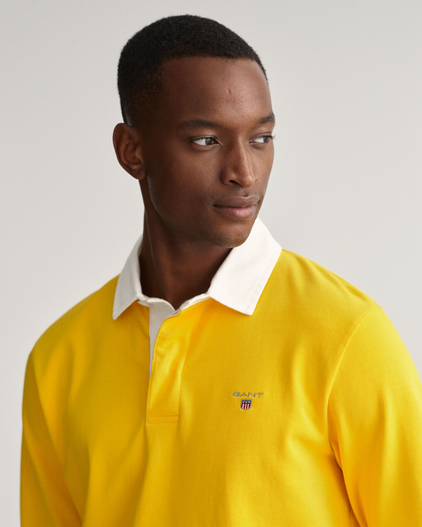 Yksiv&auml;rinen Heavy Rugger ‑paita