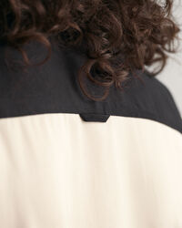 Kontrastiv&auml;rinen paitamekko