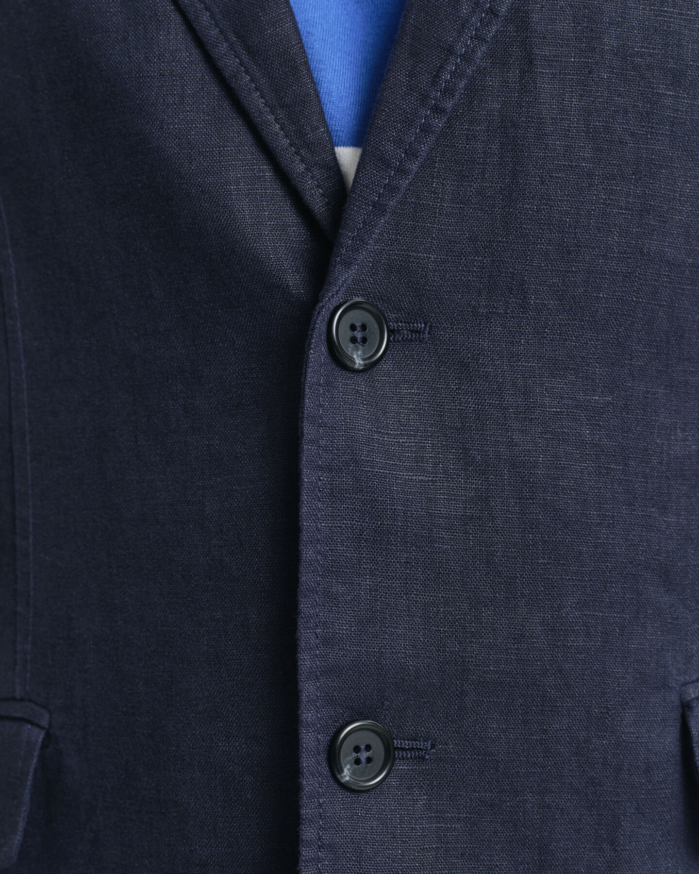 Regular fit ‑mitoitettu valmiina pellavableiseri