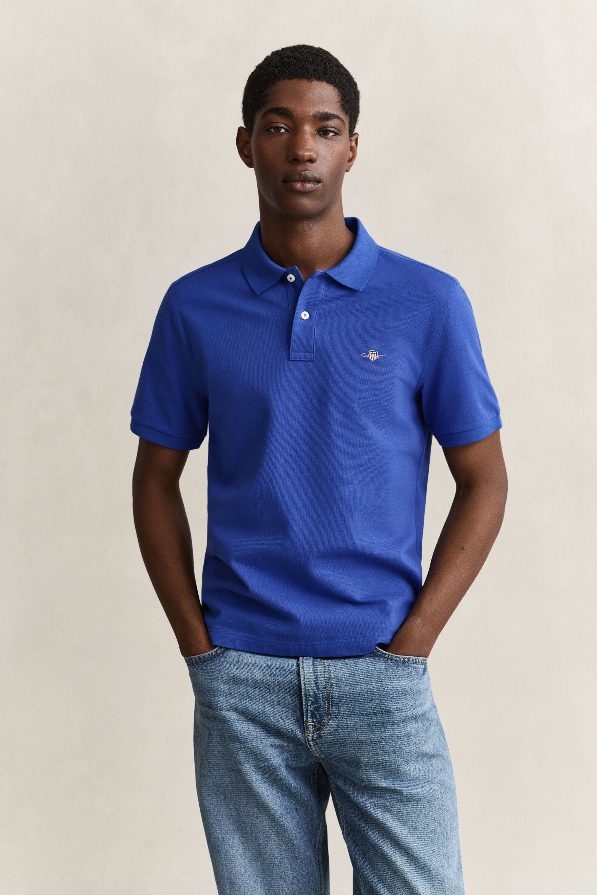 Regular fit ‑mitoitettu pikeepaita