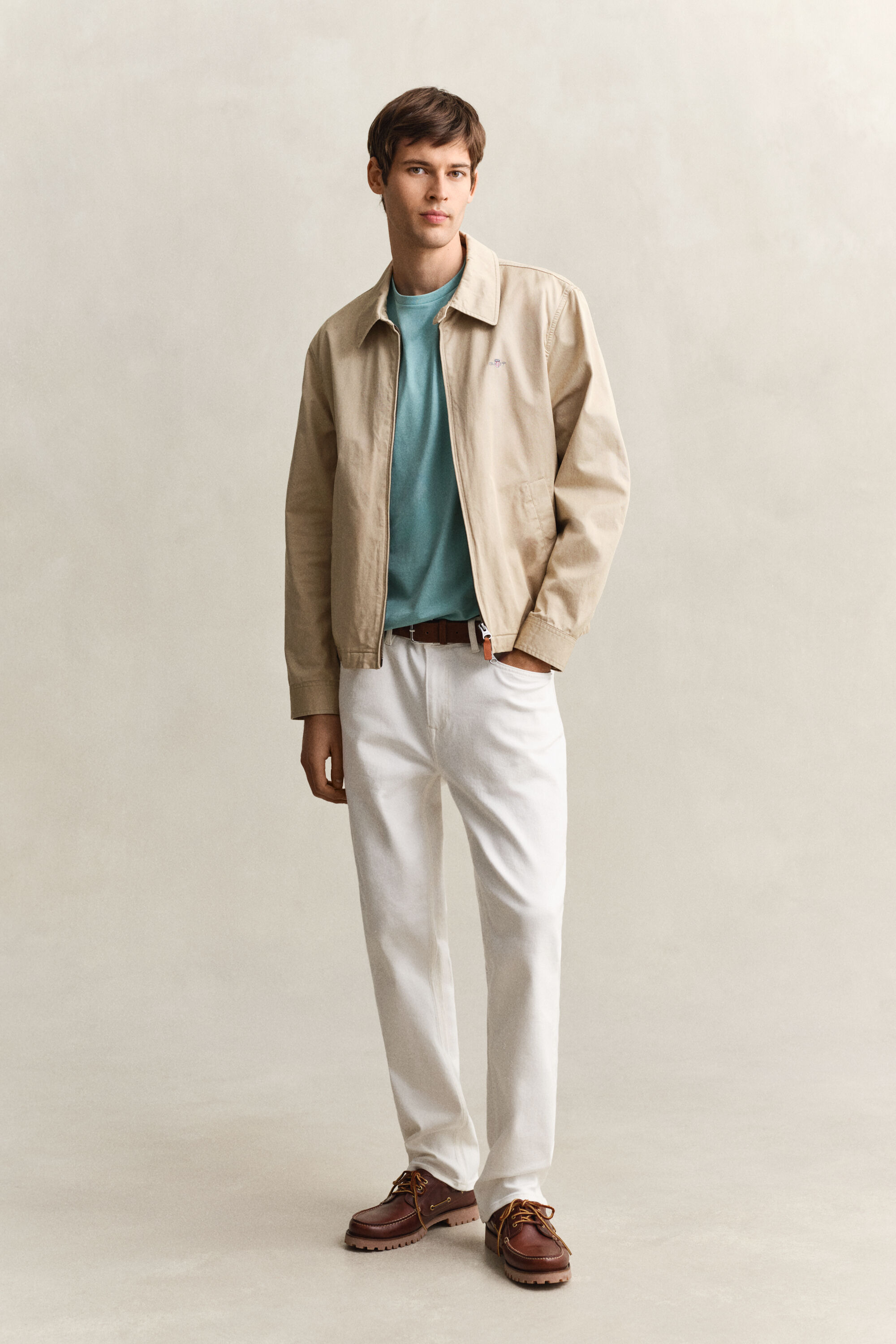 Regular fit ‑mitoitettu Shield-t‑paita