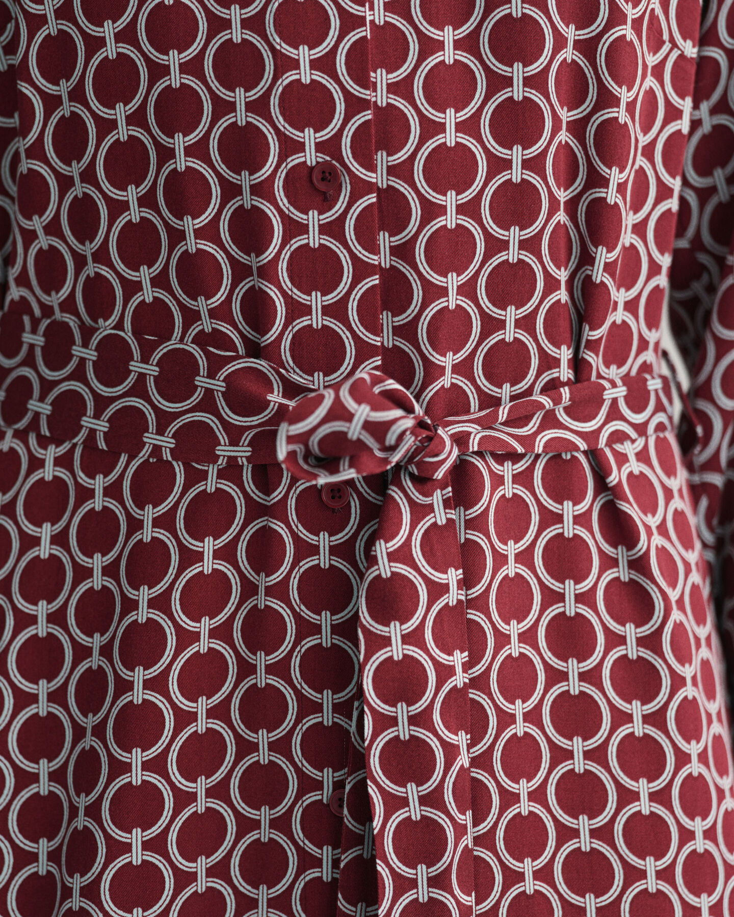 Slim fit ‑mitoitettu geometrisesti kuvioitu paitamekko