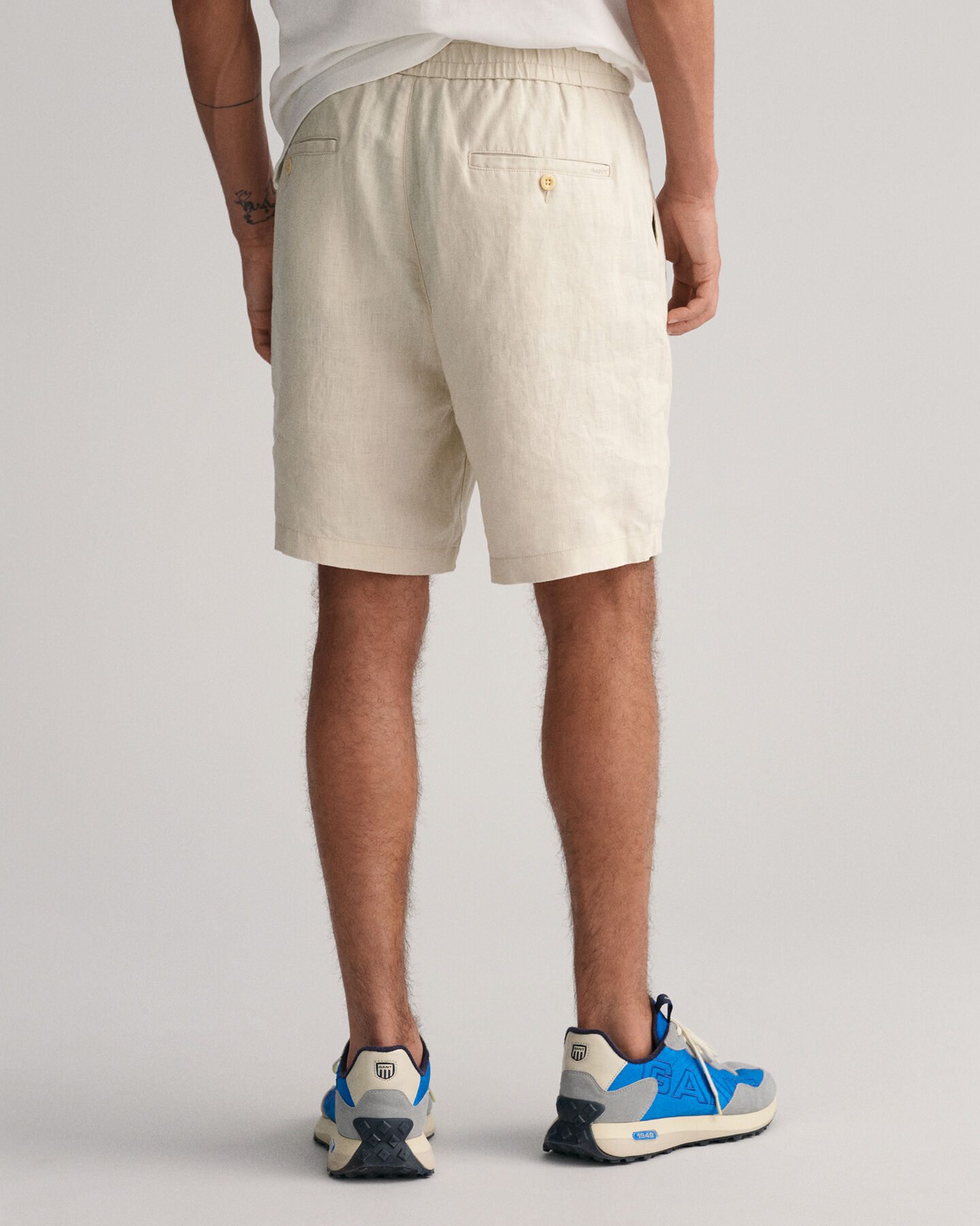 Kiristysnauhalliset pellavashortsit