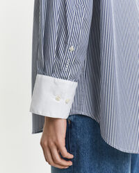 Oversized fit ‑mitoitettu raitapaita, kontrastivärinen kaulus