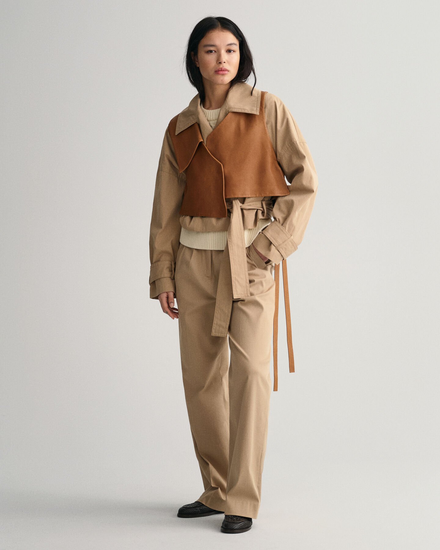 Pelkistetty nahkaliivi