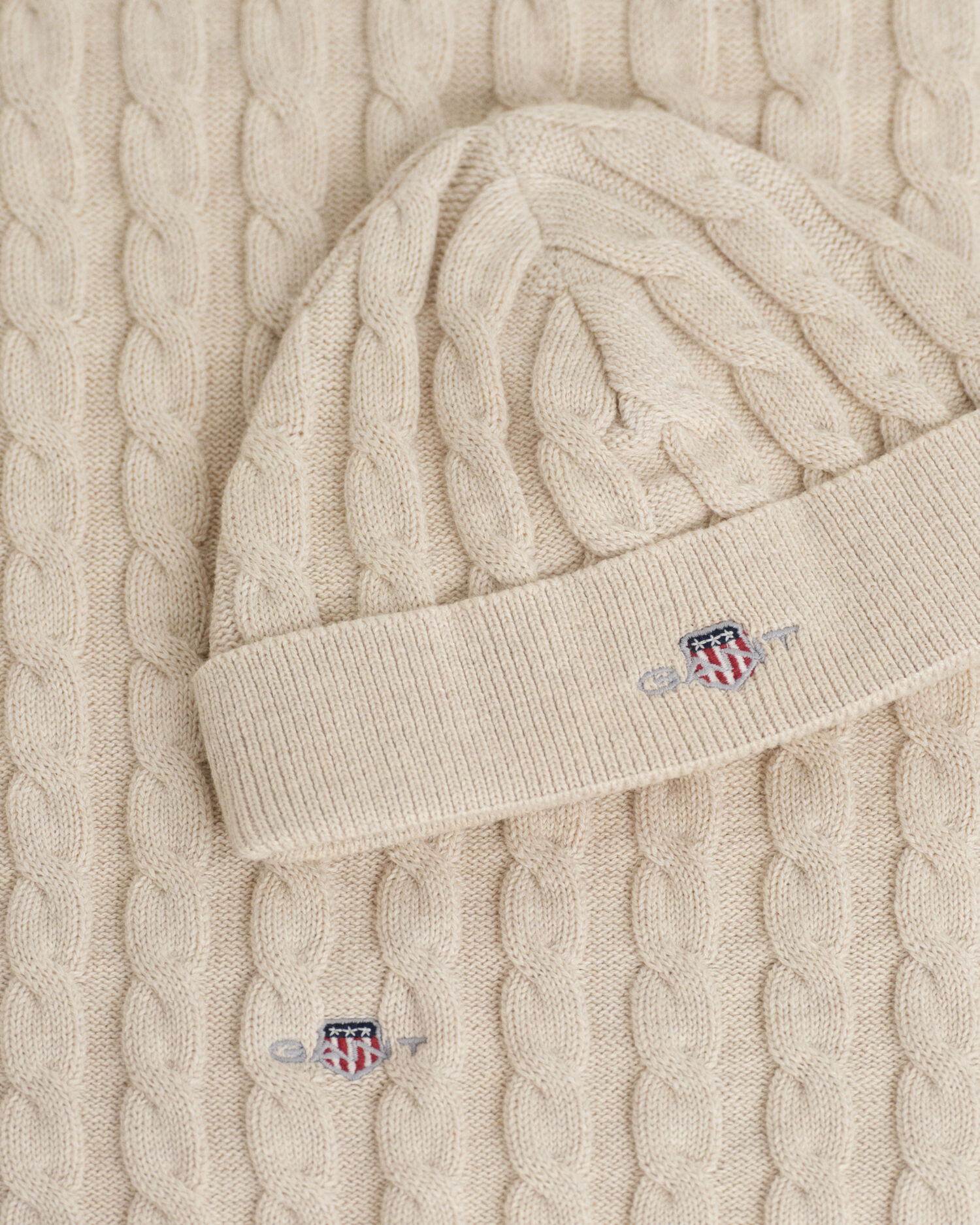 Baby-malliston viltti ja pipo lahjapakkauksessa