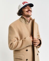 Kaksirivinen villakangastakki