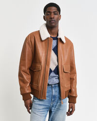 Nahkainen lentäjäntakki