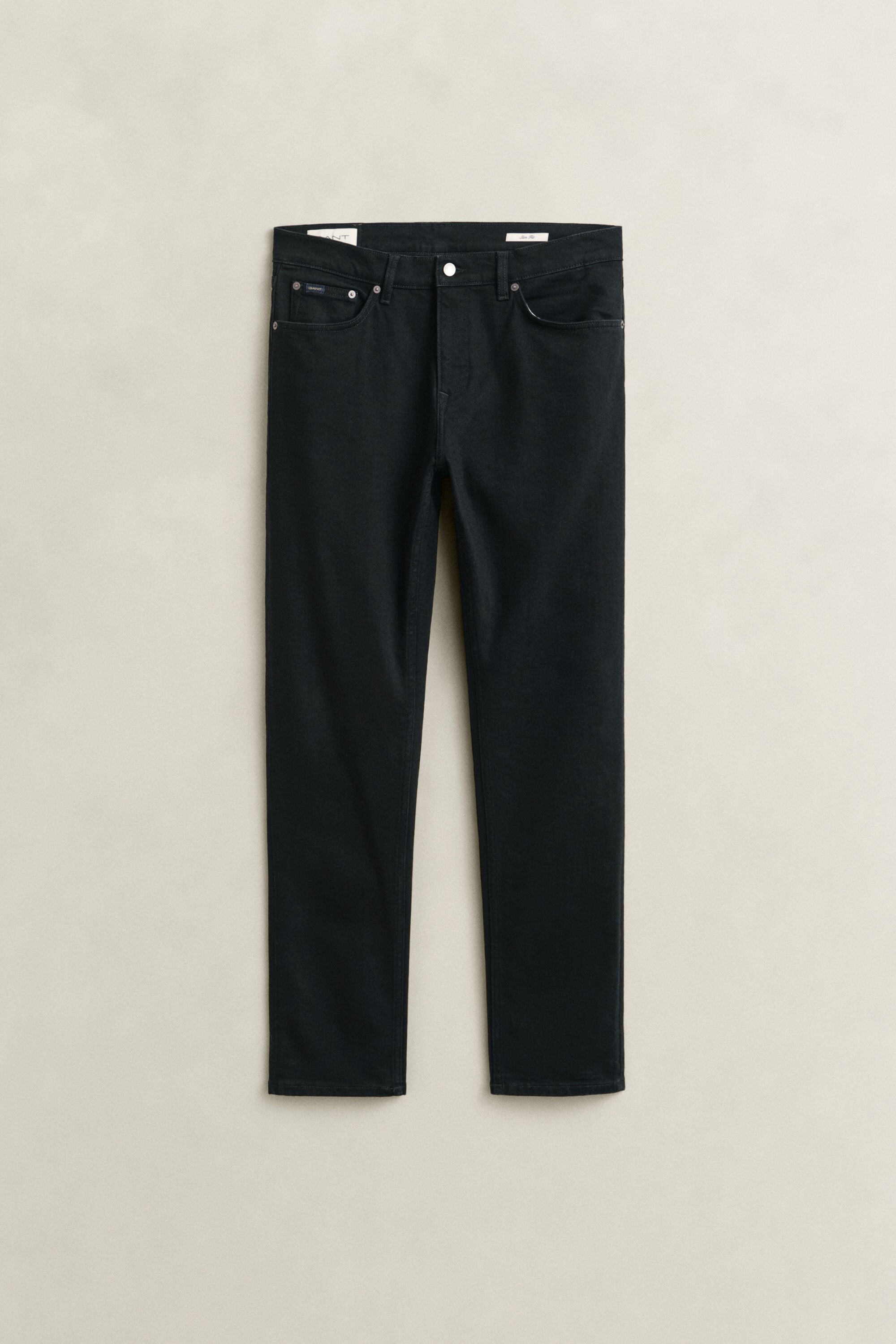 Slim fit ‑mitoitetut Clean Wash ‑farkut