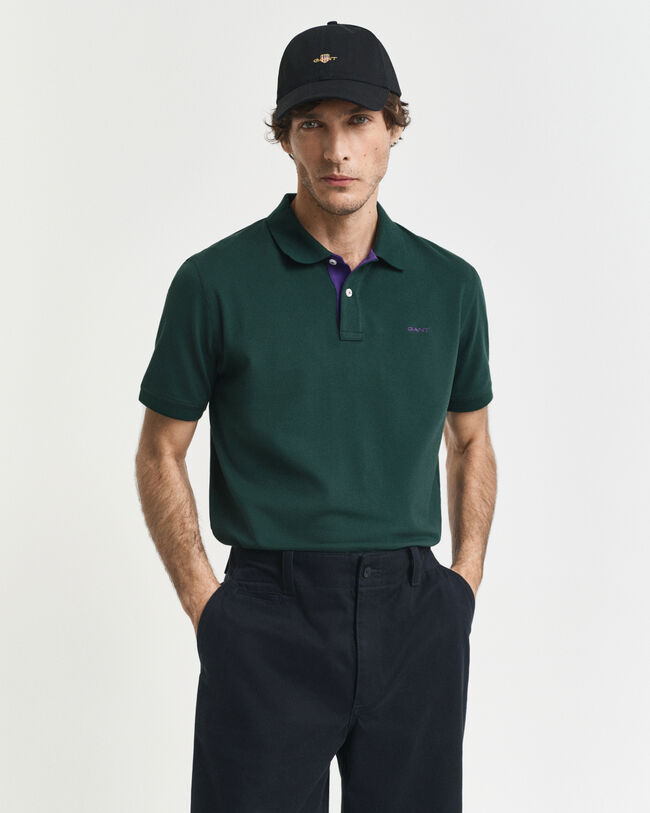 Kontrastivärinen pikeepaita