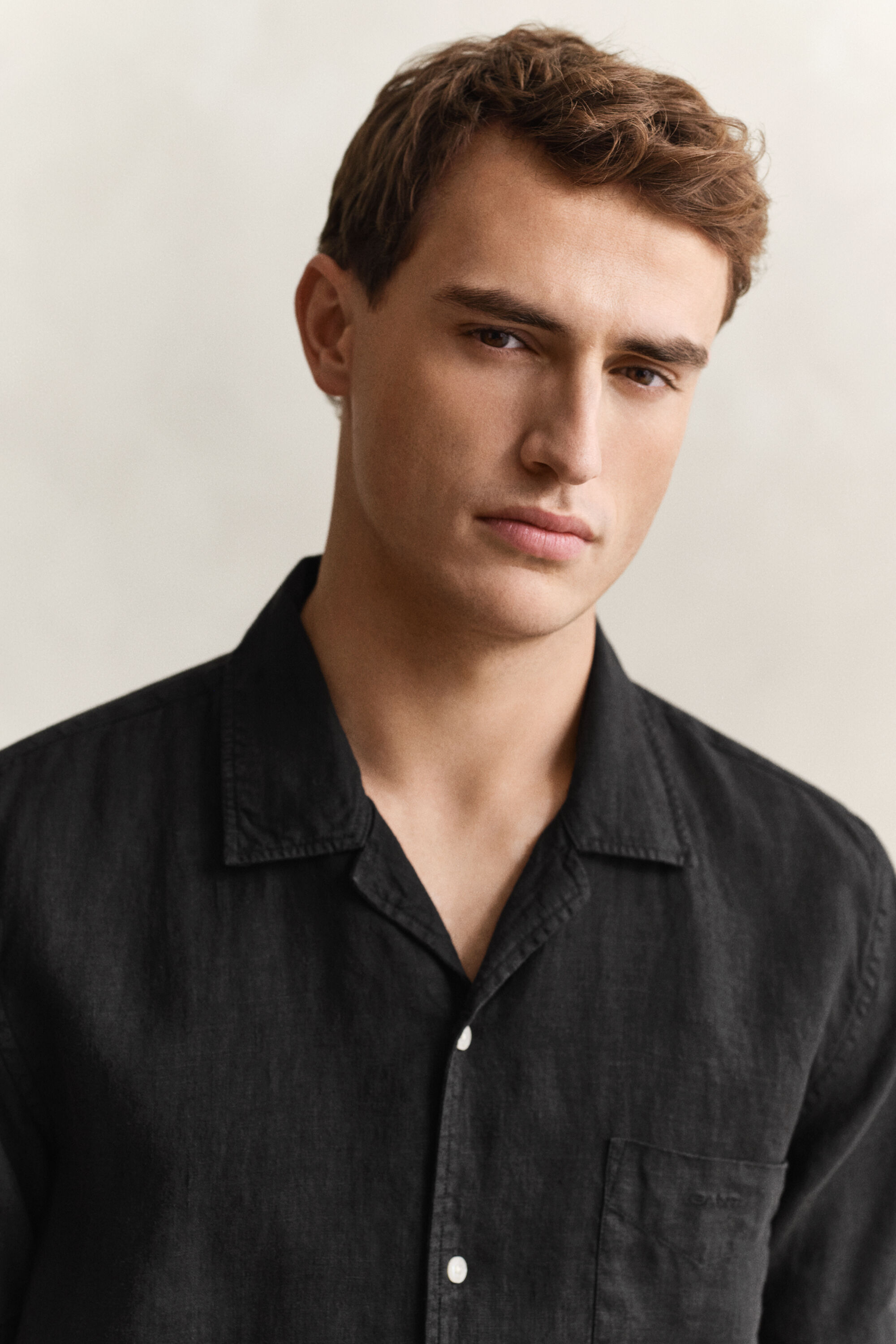 Lyhythihainen pellavapaita