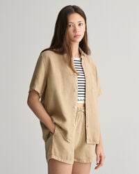 Teens-malliston lyhythihainen pellavapaita