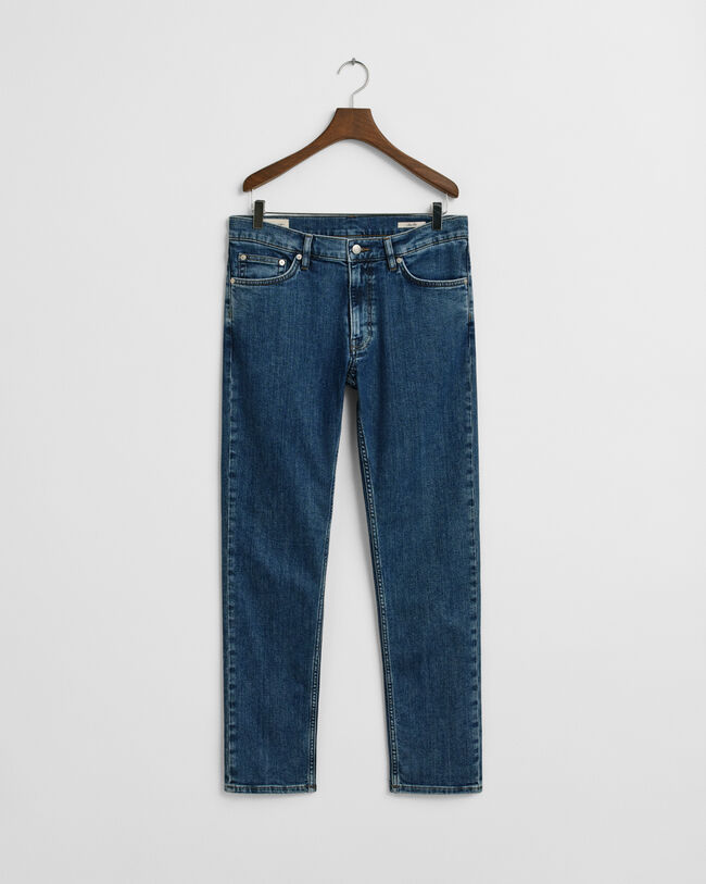 Slim fit ‑mitoitetut Clean Wash ‑farkut