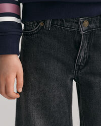 Girls‑malliston leve&auml;lahkeiset farkut