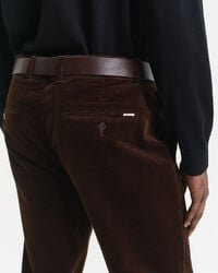 Regular fit ‑mitoitetut vakosamettichinot