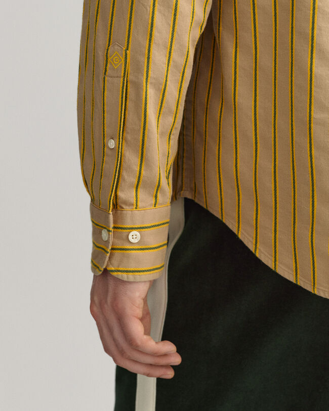 Relaxed fit ‑mitoitettu paita dobby-kudotuilla raidoilla