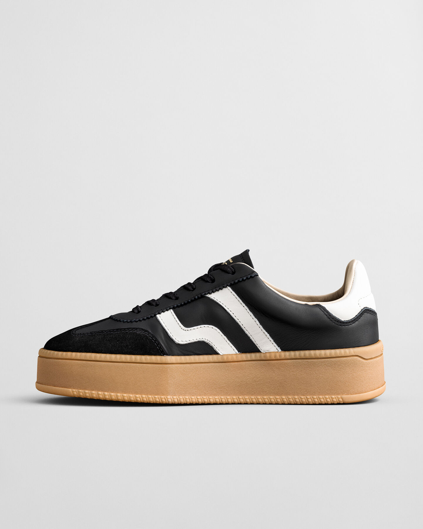 Cuzmani-nahkatennarit