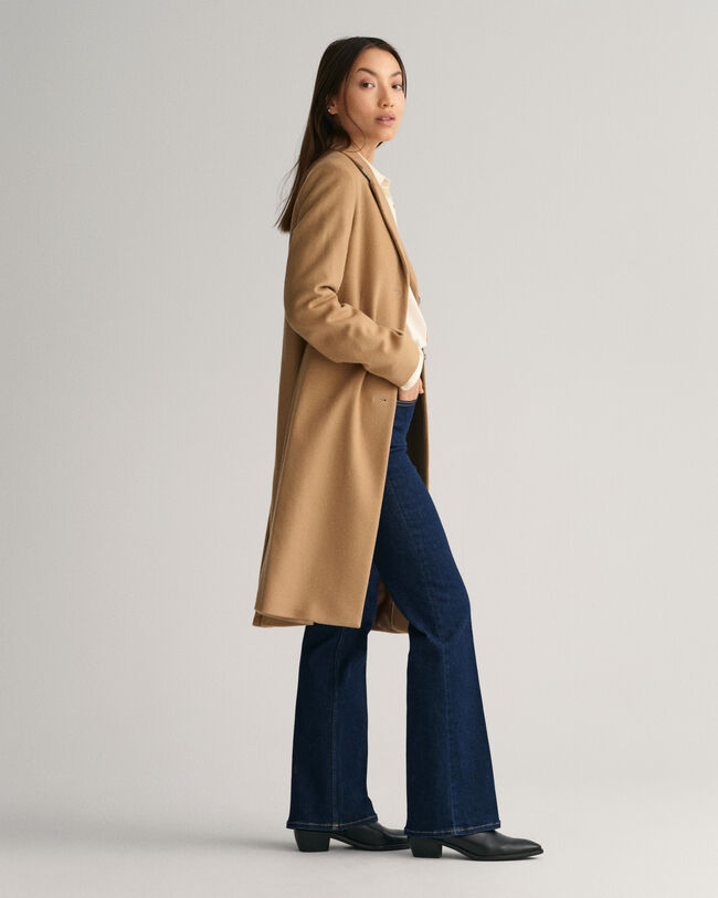 Hyvin istuva villasekoitetakki