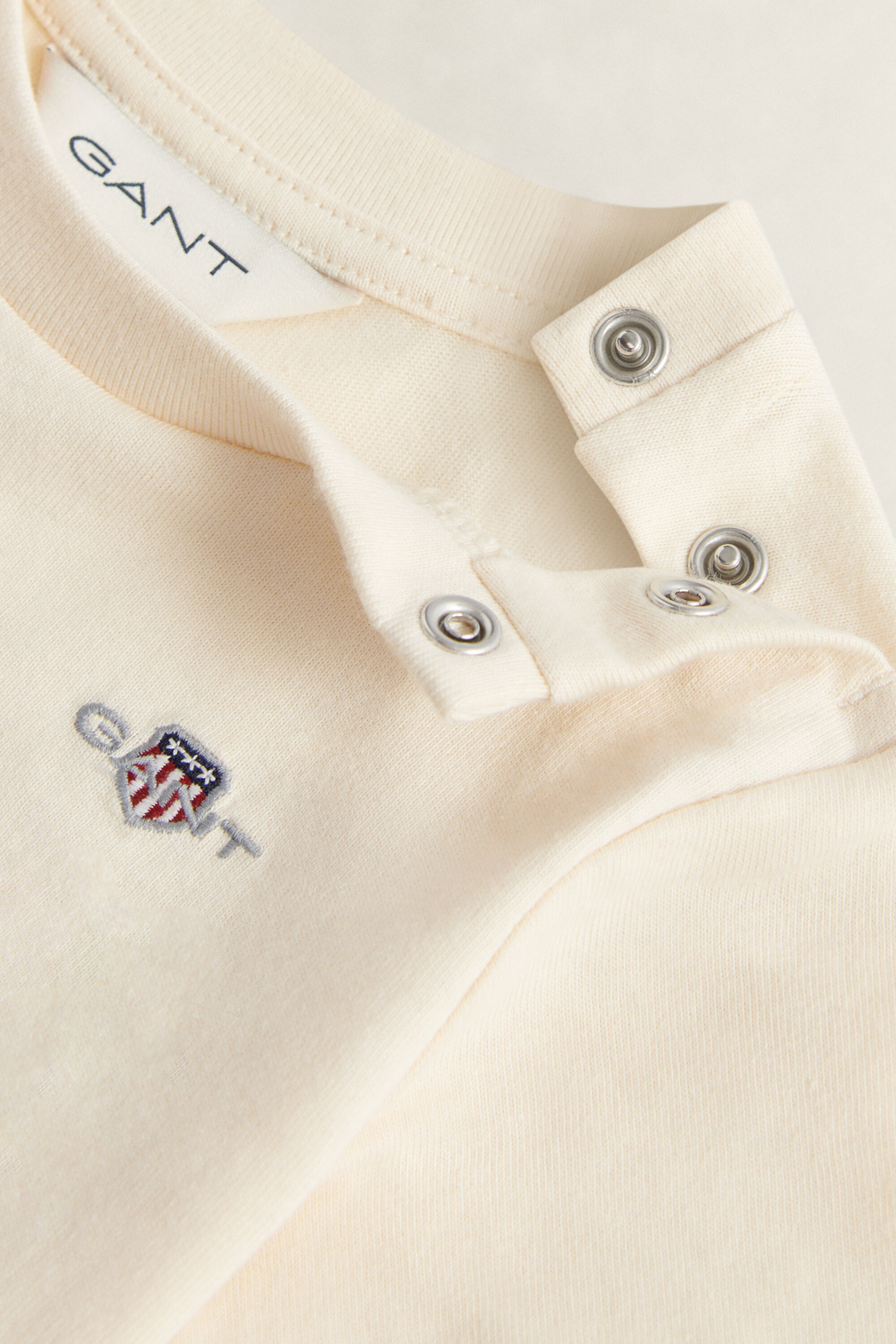 Boys‑malliston Shield-t‑paita ja -shortsit