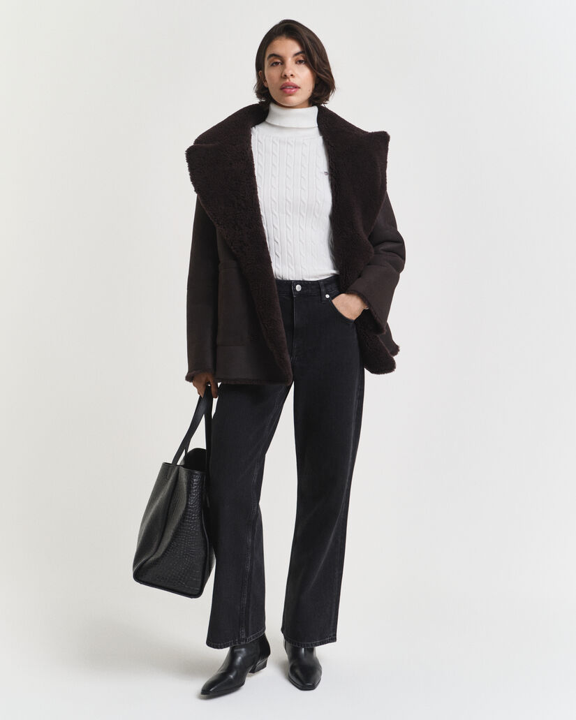 Joustopuuvillainen palmikkopooloneule