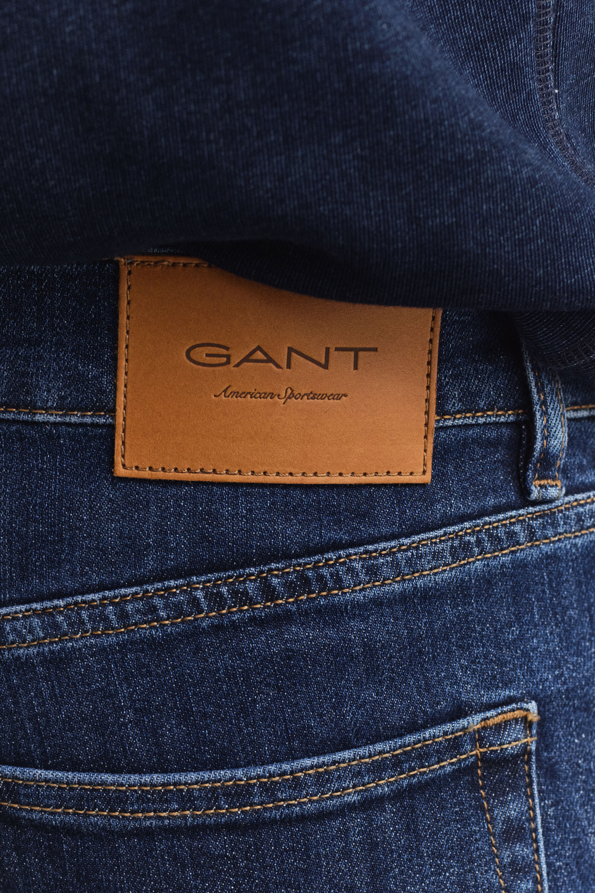 Slim fit ‑mitoitetut Clean Wash ‑farkut