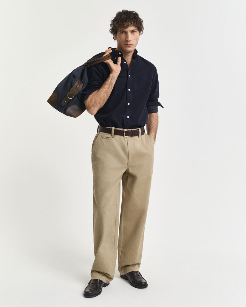 Regular fit ‑mitoitettu vakosamettipaita