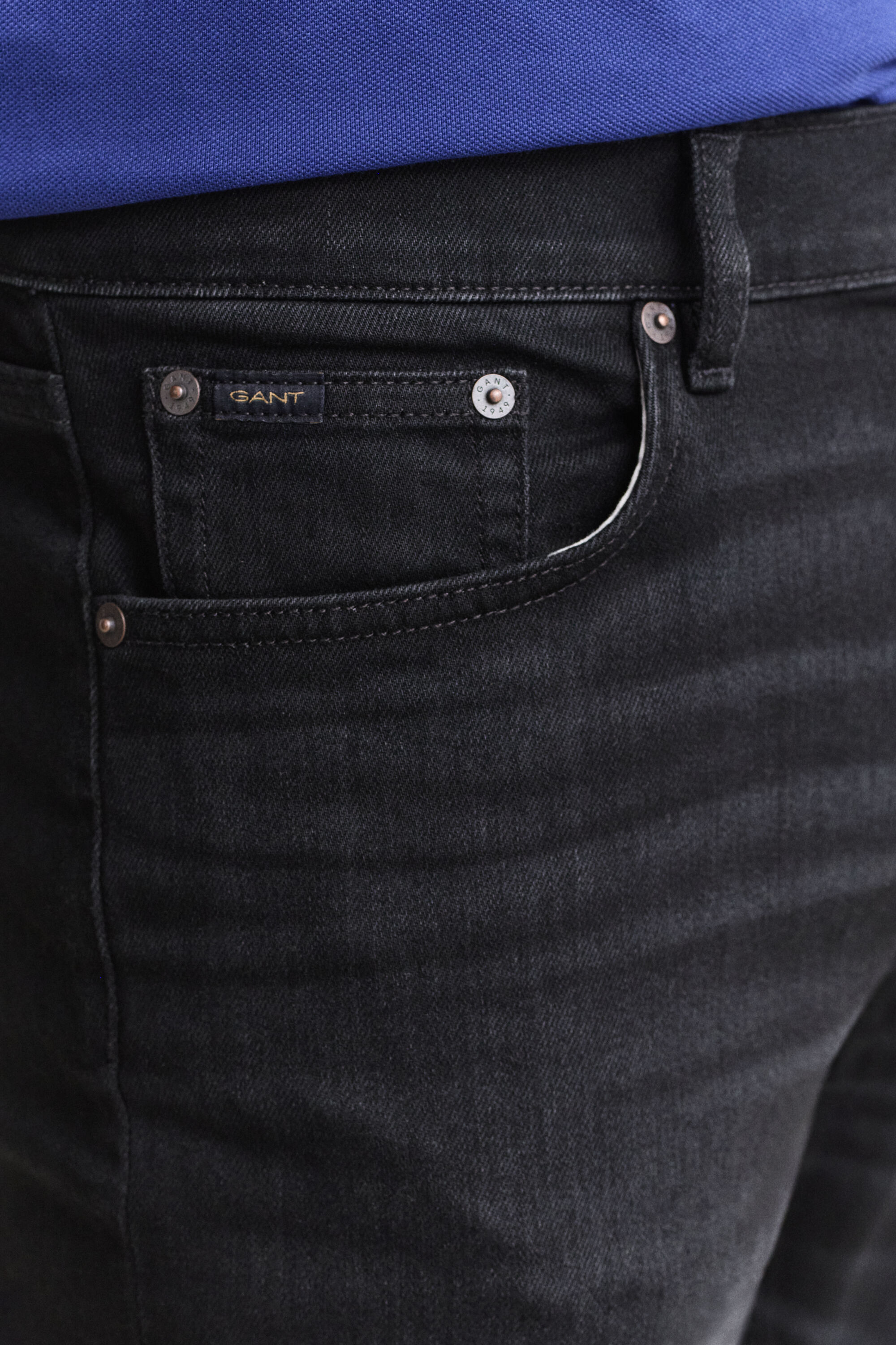 Slim fit ‑mitoitetut farkut