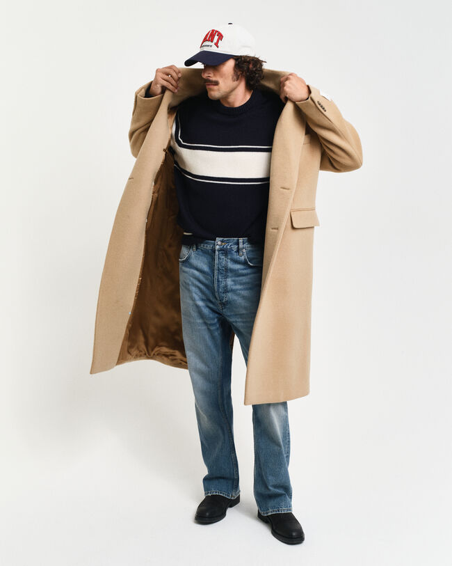 Kaksirivinen villakangastakki