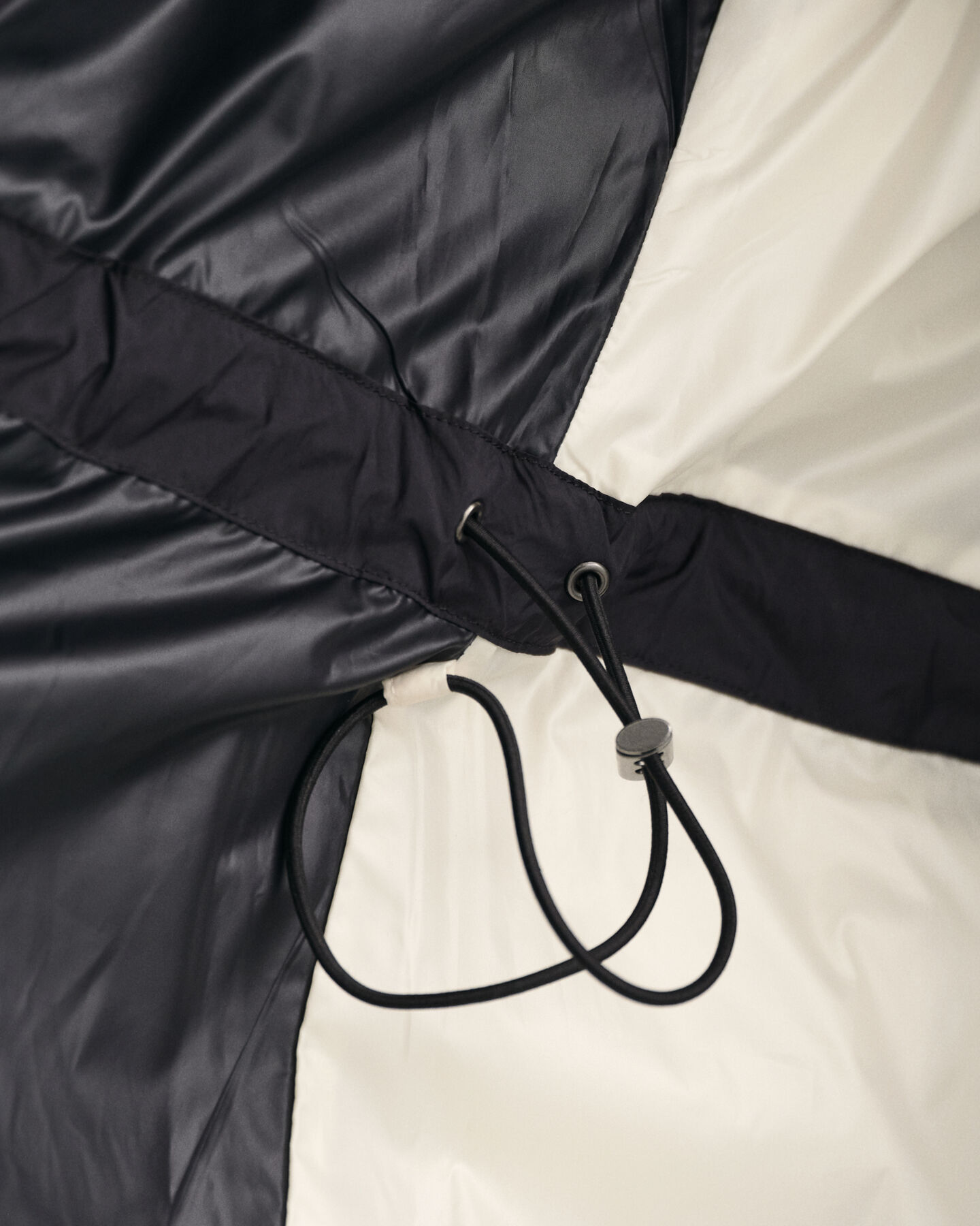 Puolipitk&auml; untuvatakki