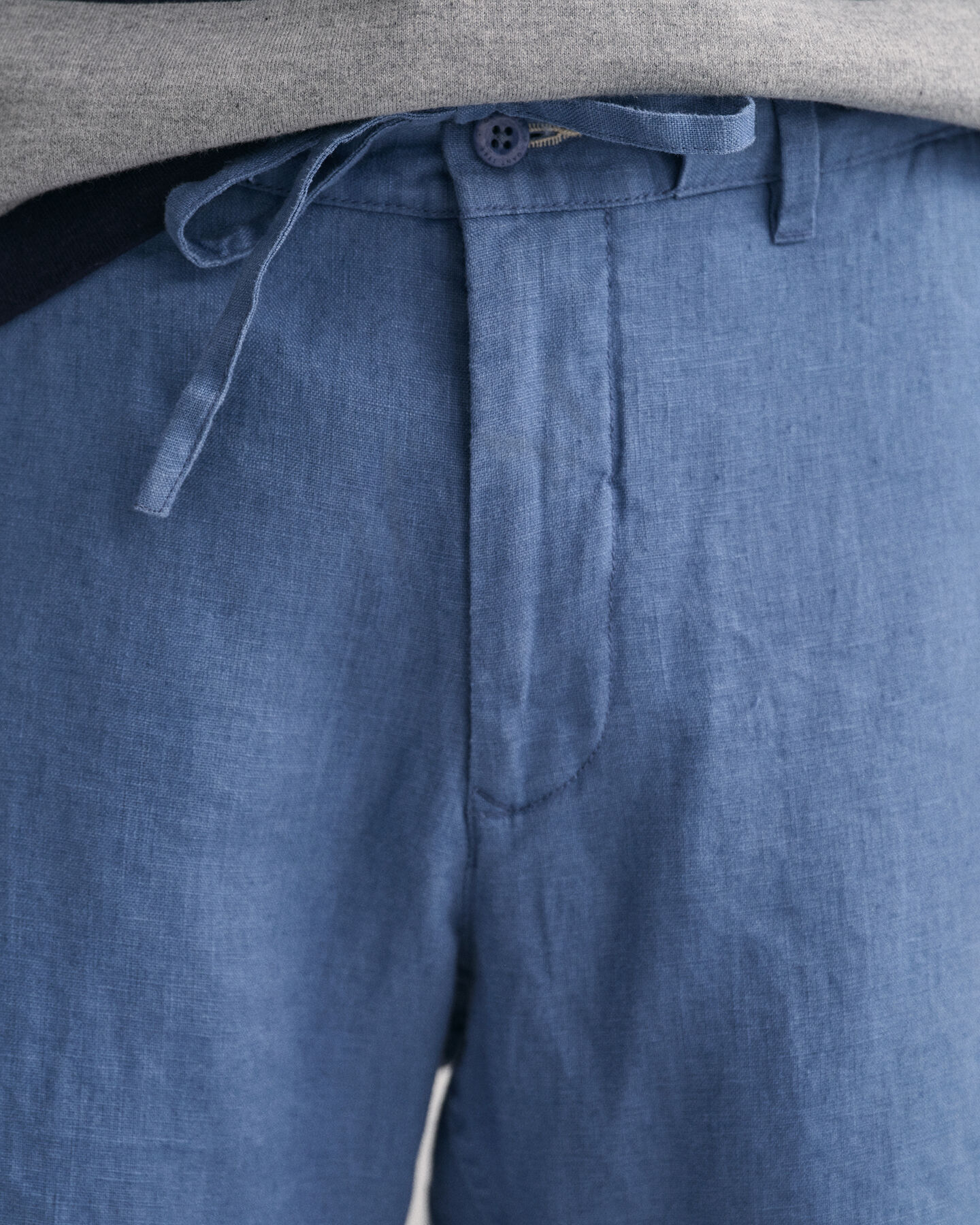 V&auml;lj&auml;sti mitoitetut kiristysny&ouml;rilliset pellavashortsit