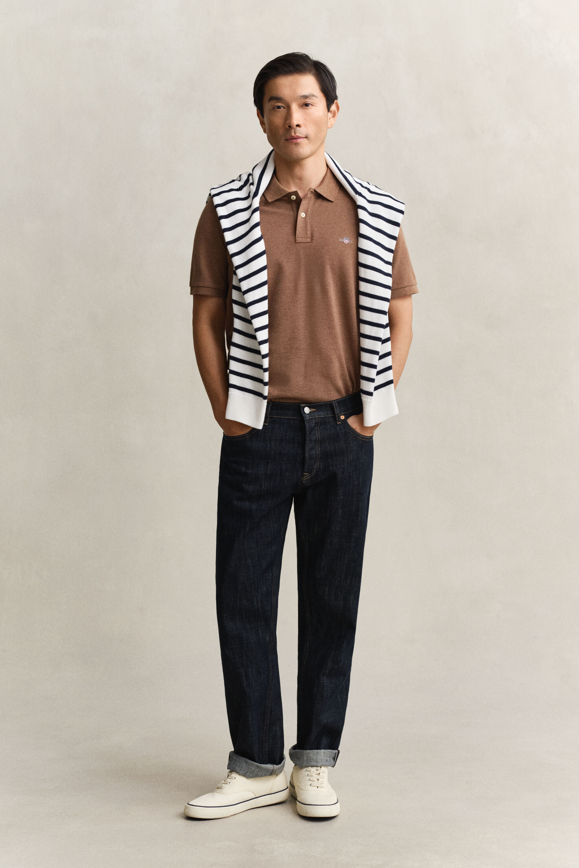 Regular fit ‑mitoitettu pikeepaita